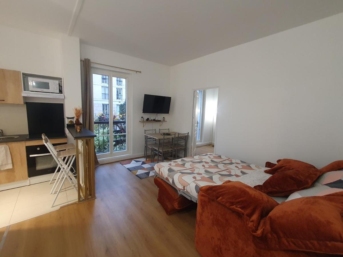 Voisin De Louis Xiv,Free Parking Apartamento Versalhes Exterior foto
