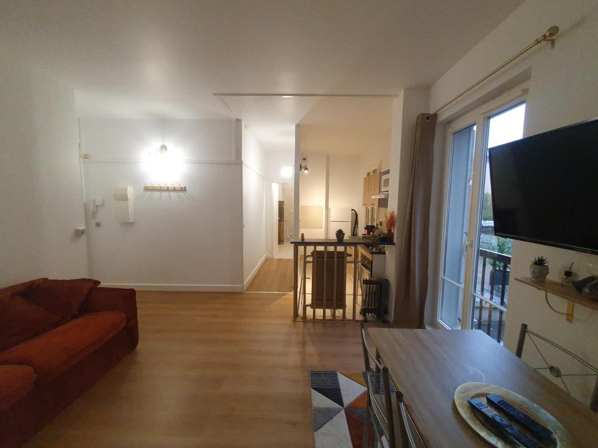 Voisin De Louis Xiv,Free Parking Apartamento Versalhes Exterior foto